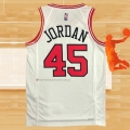 Camiseta Chicago Bulls Michael Jordan NO 45 Association 2021 Blanco